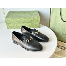 Gucci Flat Shoes